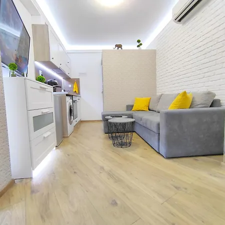 Ally's Place Daire Varna